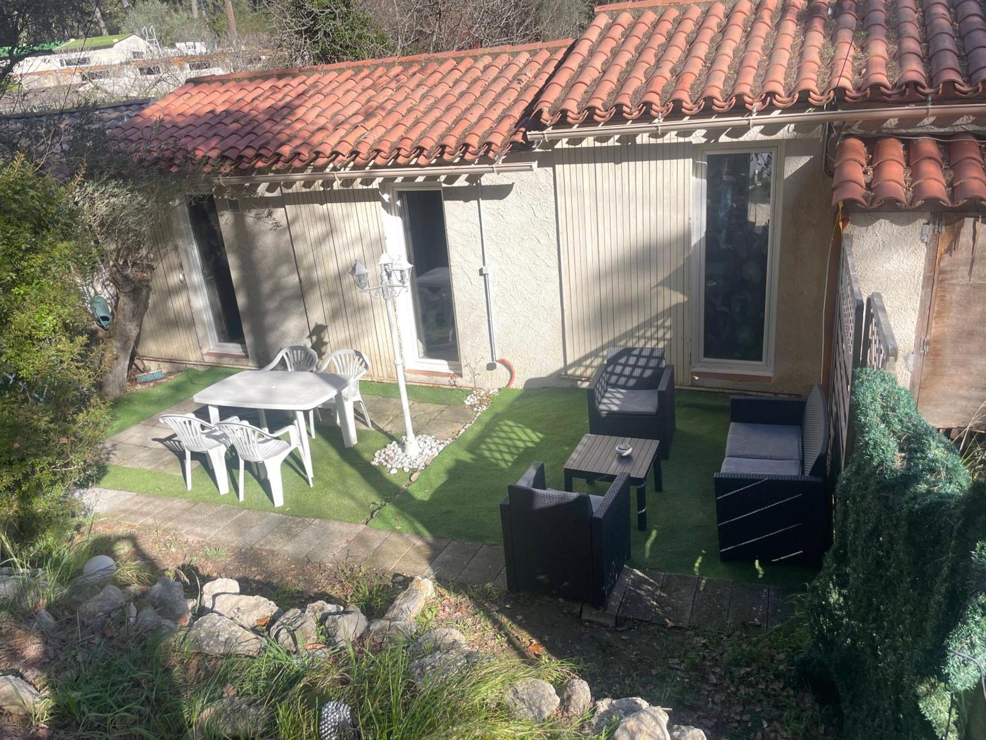 Apartment Avec Jardin Privatif A La Campagne *
